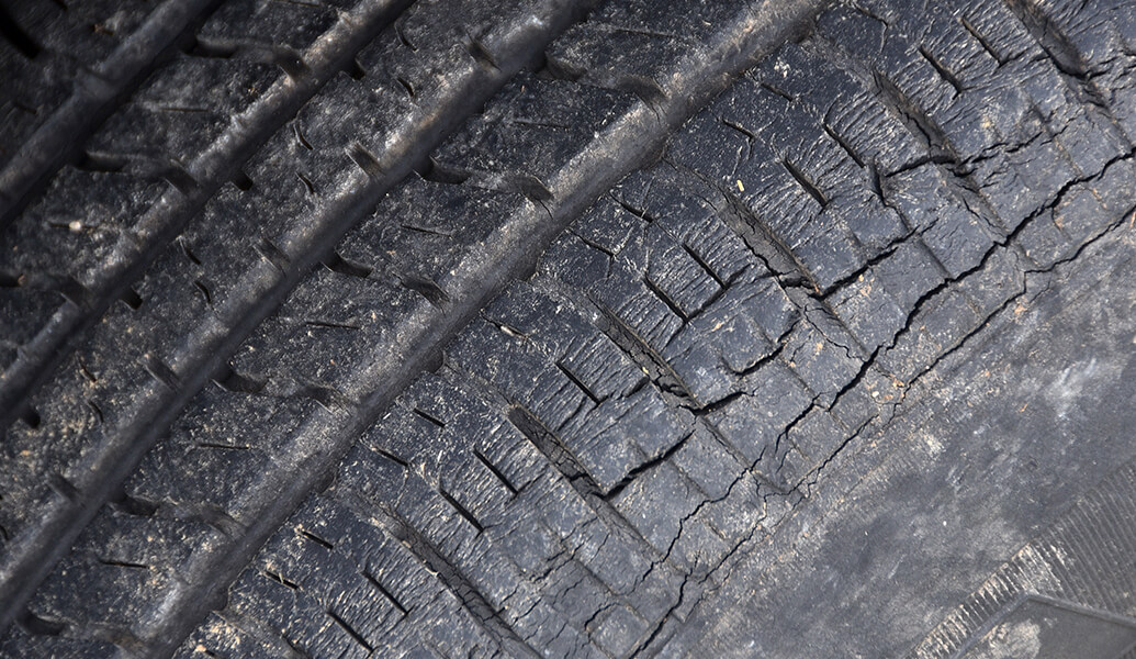 tire cracks