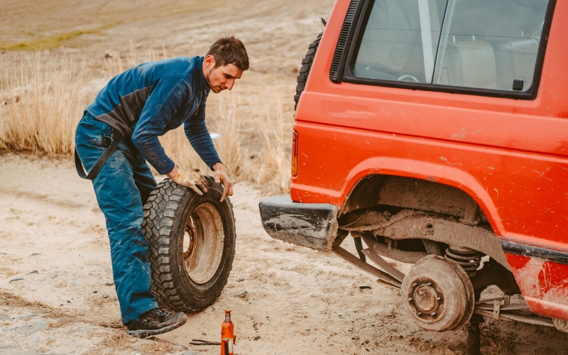 man change wheel manually